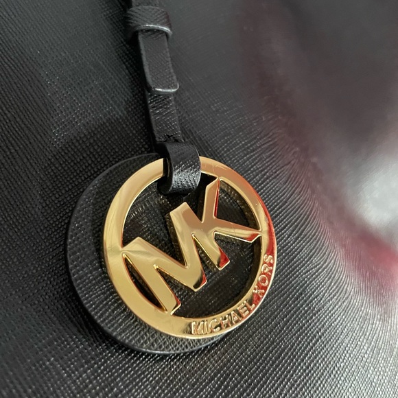 Michael Kors Jet Set Medium Travel Saffiano Leather Tote - Black 30T5GTV… - Picture 7 of 16